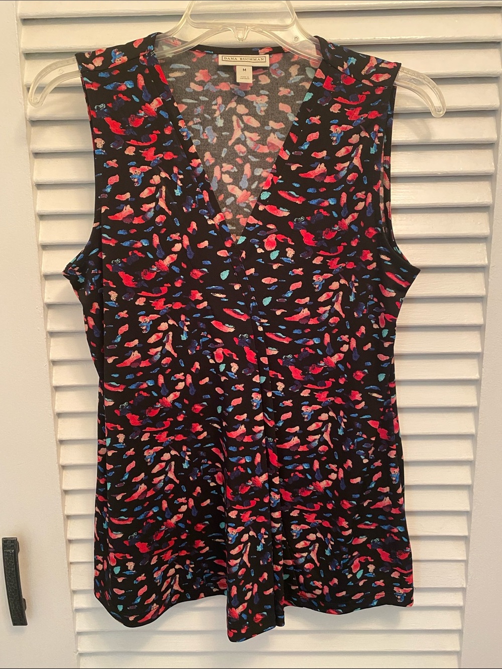 Dana Buchman Black Sleeveless V-Neck Tank with Red & Blue Abstract Print